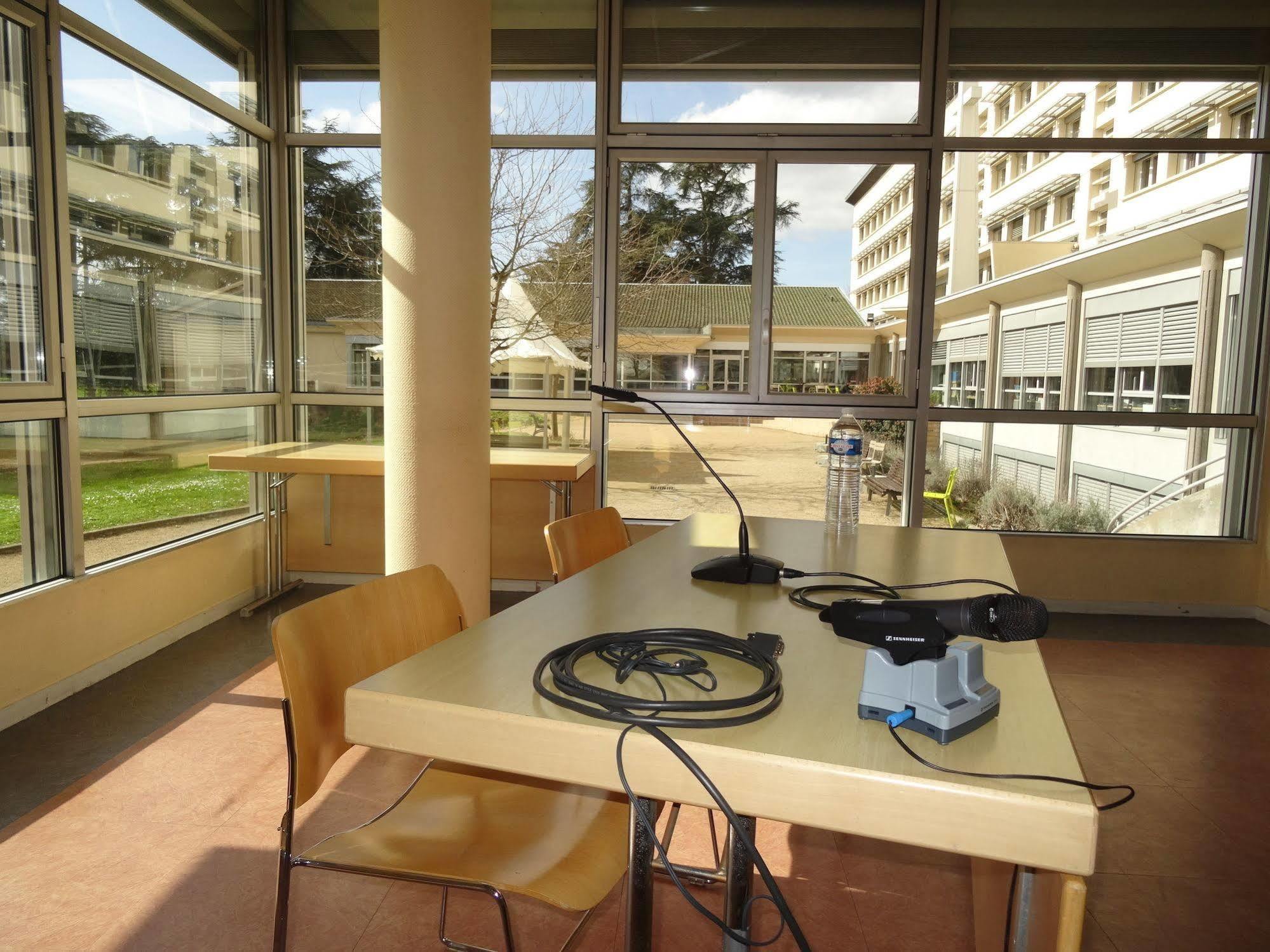 Hotel Valpre Écully Εξωτερικό φωτογραφία